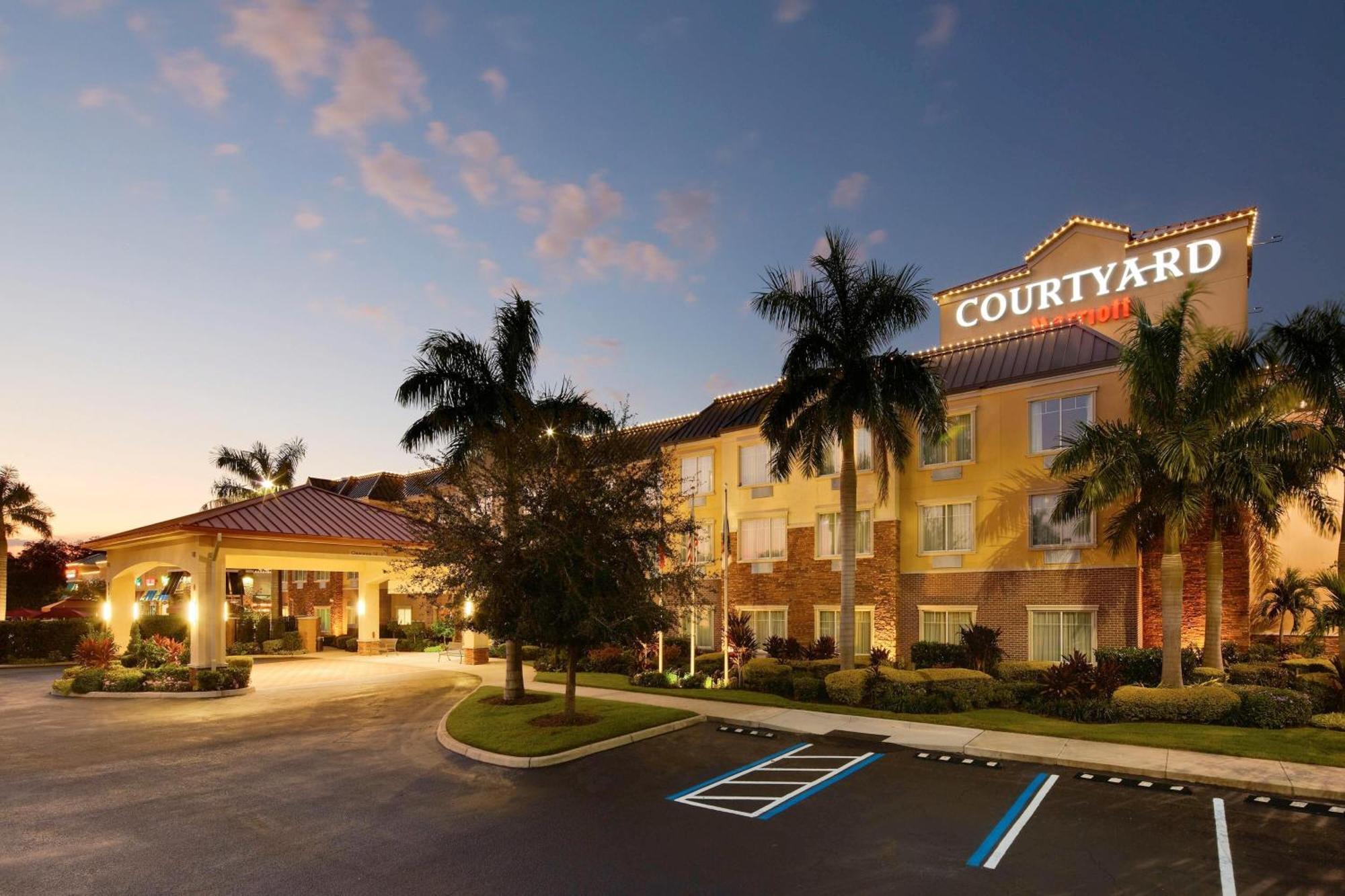 Courtyard By Marriott Sarasota At University Town Center Desoto Lakes Exterior foto